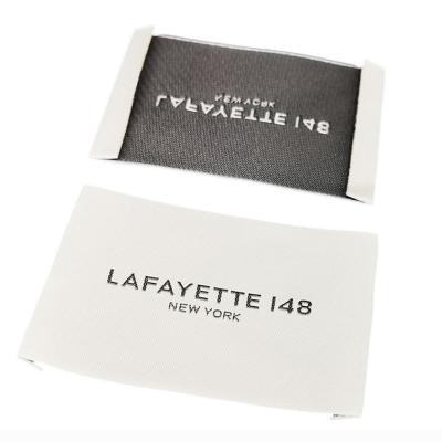 中国 Washable 20 Years Of Weaving Experience To Customize Private High Density Apparel Woven Damask Labels 販売のため