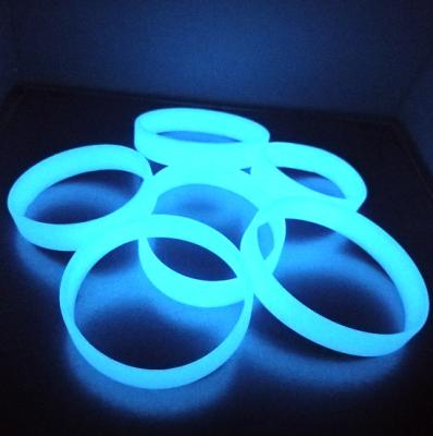 China Europe 2019 New Products Glow In The Dark Silicon Bracelet Rubber Wrist Band Customized For Wedding Or Engagement for sale