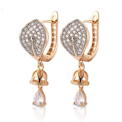 China Factory direct sale fashion 2021 brand new CLASSIC custom made gold plated ladies earrings for women designer earrings display for sale