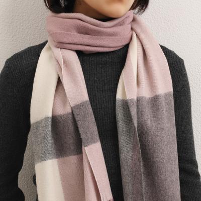 China Colorful Large Size Travel Feeling Soft Soft Autumn Winter Scarf Shawl Warm Plaid Square Cashmere Scarf New Fashion for sale