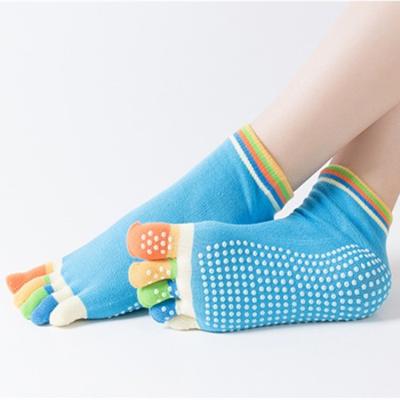 China Custom made yoga pilates socks women yoga socks anti slip high quality wholesale custom logo QUICK DRY yoga socks for sale