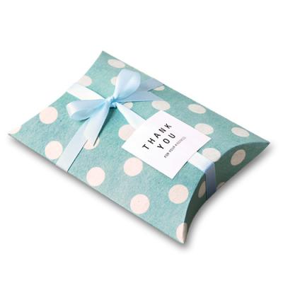 China Recyclable Wholesale Luxury Custom Pillow Packaging Wedding Favor Candy Gift Box for sale