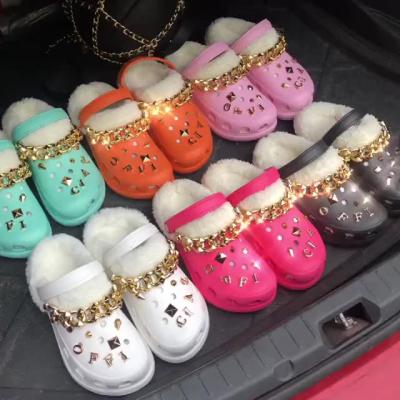 China Waterproof Women Garden Comfortable Warm Clogs Ladies Sandals With Furry Plum Chain Winter Clog Shoe Customize Logo Letter Charms for sale