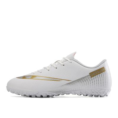 China New Quality Durable Kids Sport Sepatu Bola Man Boys Soccer White Soccer Sneakers Futsal Indoor Training Shoes for sale