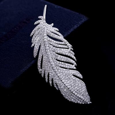 China Luxury Cubic Zircom Brooch CZ Miro Paved Feather Brooch Hot Sale Full Brass Rhinestine Feather Shape Brooch For Women for sale