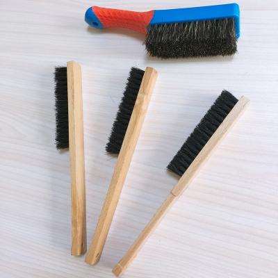 China Round type best climbing brush for outdoor rock climb grip bouldering brush with long wooden handle for sale