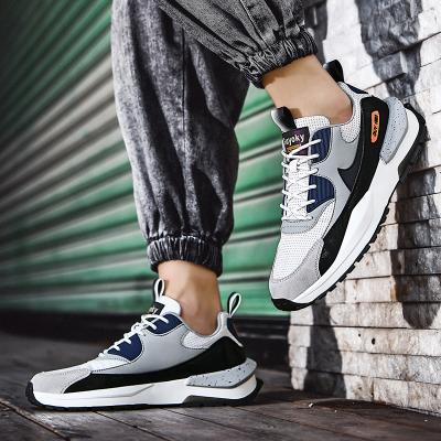 China CUSHIONING 2021 fashion breathable men's casual sneakers high quality men's lightweight and comfortable running shoes for sale