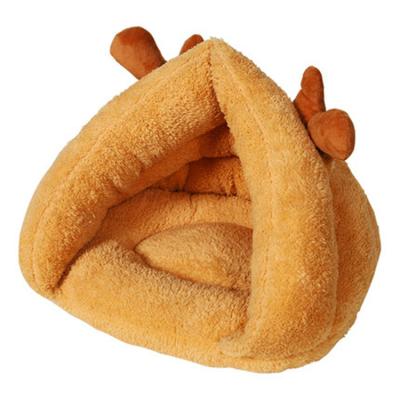 China Four Seasons Universal Winter Travel Elk Cat Hole Cute And Comfortable Warm Plush Cat Litter Pet Bed for sale