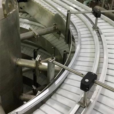 China Oil Resistant Flexible Plastic Flat Surface Chain Conveyor for sale