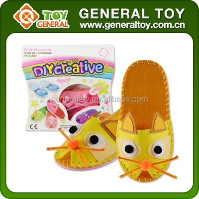 China DIY Handmade Cloth Crochet Gift Toys Shoes Gift Craft For Kids for sale