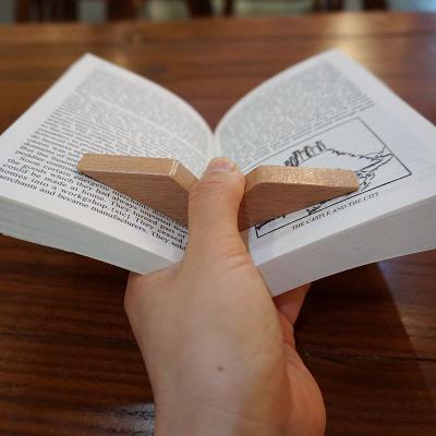 China Creative Mini Toy Custom Wooden Thumb Book Page Holder Book Expander for Reading, Reading Book Lover Gifts for sale