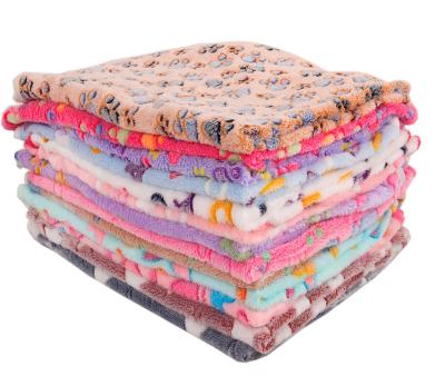 China Dog Cloth Type Coral Velvet Warm Blanket Cat Kennel Mat Pet Supplies Winter Blanket Autumn Blanket for sale