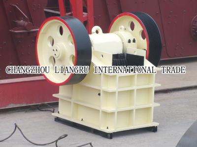 China Simple Structure Mini Black Jaw Crusher Pe 600 X 900  , Mobile Concrete Crusher For Crushing Stone Ore for sale