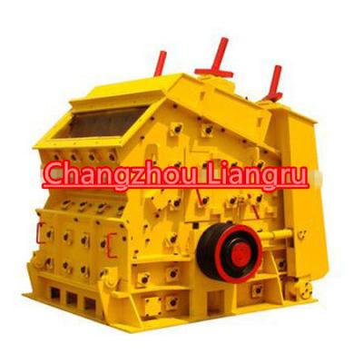 China Mobile Stone Crusher Machine , Puzzolana Stone / Rock Salt / Concrete Crushing Machine for sale