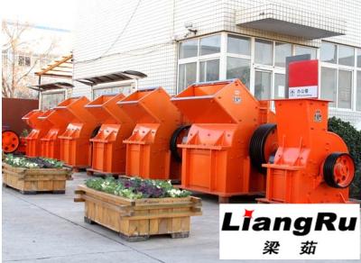 China Quarry Construction Hammer Crusher Machine Compact Structure Long Service Life for sale