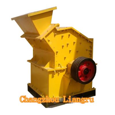 China Pearl Ore Mineral Fine Impact Crusher Machine Capacity 20 - 180 T / H For Cement Industry for sale