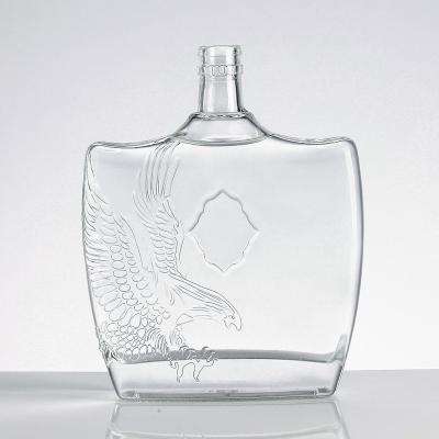 China Small Beverage Mouth Short Neck Square Shape Whiskey Bottle 750ml Fly Eagle Embossed High Capacity Anti-Skidding Thick Bottom for sale