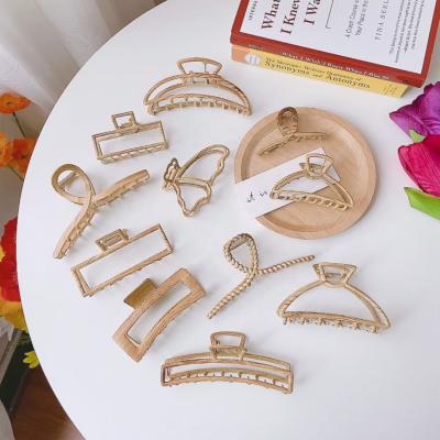 China Medium Vintage Women Girls Large Hair Claw Accessories Marble Alloy Metal Wooden Hair Claws Clip Wooden Hair Claw for sale