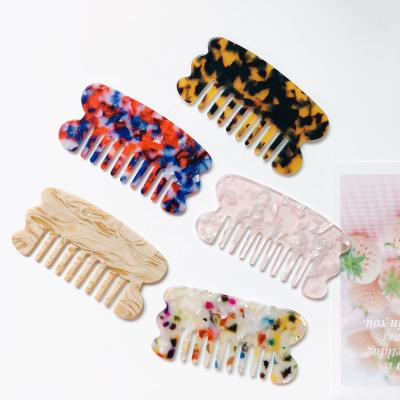 China Home Wholesale Scale Modifying Round Edge Messy Anti Static Hair Comb Acrylic Acetic Resin Plastic Resin Massage Comb for sale