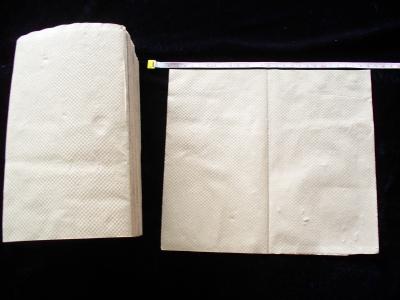 China Klantgericht groottedocument Wit Papieren zakdoekje 1 Vouw 17gsm 43*38cm van Dinerservetten Te koop