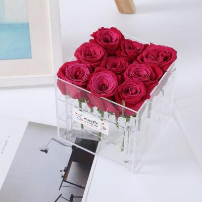 China Showing Creative Transparent Rose Flower Packaging Box Acrylic Gift Box For Mother's Day Valentine's Day for sale