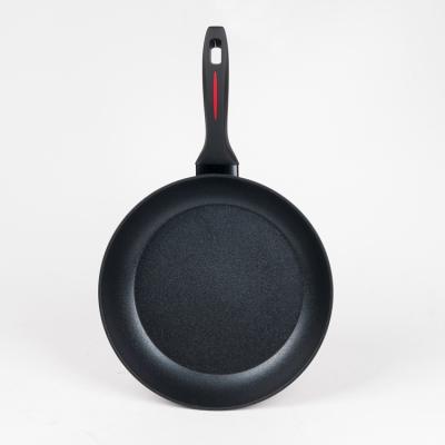 China Widely Used Non Sticky Modern Special Design Frying Pan Breakfast Frying Pan With Handle for sale