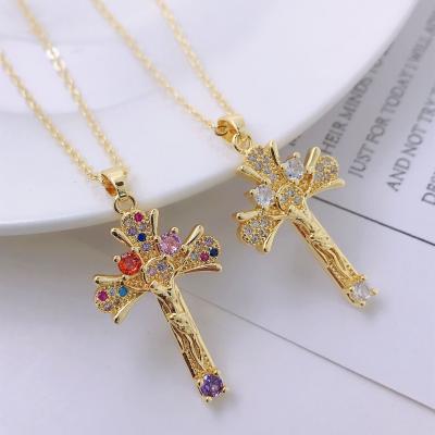 China Best Selling CLASSIC Christian Cross Insert Diamond Cross Pendant Necklace 18k Gold Cross Necklace With Factory Price for sale