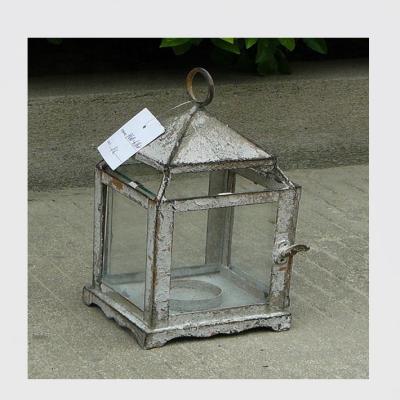 China Vintage European Classic Cream Style Home Decoration Wrought Iron Patio Garden Shabby Chic Glass Candle Lantern for sale