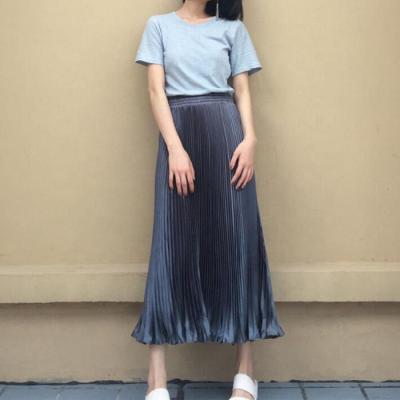 China Latest fashion breathable hot selling women shinny pleated skirts for sale