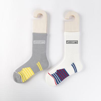 China Breathable Custom Logo Stripe Sock Unisex Sports Compression Socks Designer Sports Compression Socks Wholesale Manufacturer for sale