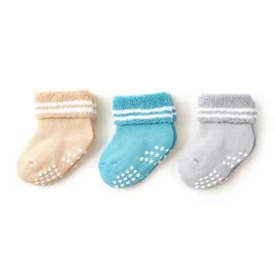 China Hot Sale Organic Kids Breathable School Kids Lace Up Board Trampoline Candy Color Boys Girl Baby Boy Simply Pink Funny Socks for sale