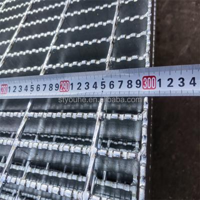 China Industrial Metal Building Materials 30 x 3mm Hot Dipped Galvanized Steel Grating for sale