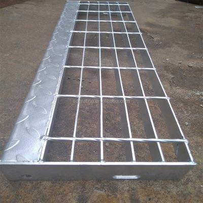 China Galvanized Industrial Non Slip Stair Tread For Exterior Stairs for sale