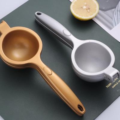 China Sustainable Aluminum Staple Household Orange Juicer Manual Fruit Squeezer Wholesale for sale