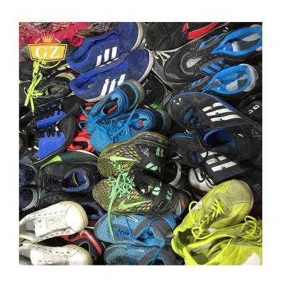 China High Quality Used Polyester / Cotton Guangzhou Clothing Bales , Designated Supplier In Philippines Used Shoes Men for sale