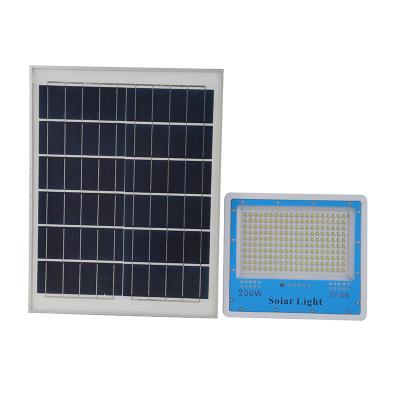 China Garden Die Casting Aluminum Outdoor Waterproof IP65 Dusk To Dawn Remote Control 200w 100w Solar Flood Lights for sale