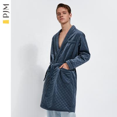 China Luxury Texture Check Long Sleeve Velvet Nightgown Bath Men Night Wear Hotel Spa Robes QUICK DRY Warm Bathrobe Luxury Robe for sale