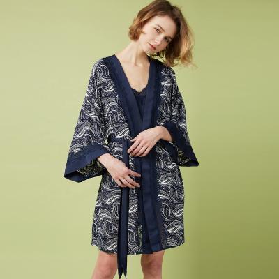 China Wholesale QUICK DRY Paisley Printed Nightgowns Satin Nightgowns Women Sleep Wear Bathrobes Kimono Long Robe Loungewear for sale