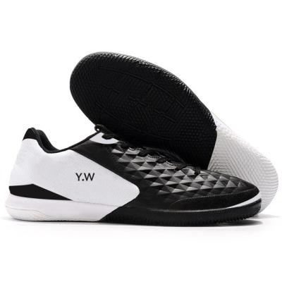 China Wear-resistant Hot Sale Green Field Competition Training Non-slip Football Cleats Near Me Soccer Boots Shoes Skroutz Football Shoes for sale