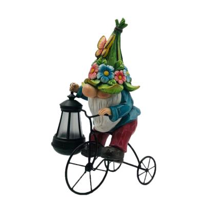 China China Resin Gnomes Polyresin Garden Solar Light Gnome Statue With Outdoor Solar Light for sale