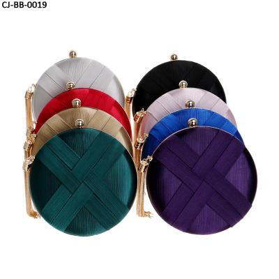 China Hot Tassel Handbags Shoulder/Messenger/Handheld/Simple Sale Handheld Fashion European and American Ladies Shoulder Bags Evening Clutch Bag for sale