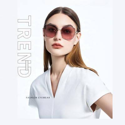 China Fashion Sunglasses New Arrival 2024 Sun Glasses Metal Square Frame Transparent TAC Lenses Travel Driving UV400 Outdoor Oversized Women Sunglasses for sale