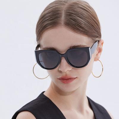 China Fashion Sunglasses Hot Selling in Amazon 2023 Irregular Frame Oversized Sun Glasses for Fashion Travelling Driving Retro Black Women Sunglasses for sale