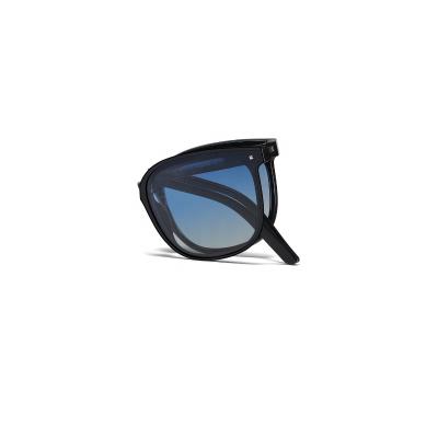 China Fashion Sunglasses 2024 Wholesale TR90 Ultra Light Frame Foldaway Eyewear Outdoor Travelling Fashion Polarized  Unisex Folding Sunglasses for sale