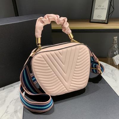 China Wholesale New Designer Girls Water Resistant Fashion PU Ladies Leather Messenger Tote Handbag Clips Female Cross Body Bags For Women for sale