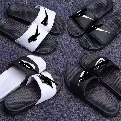 China CUSHIONING Men's and Women's Slippers Men's and Women's Slippers Men's and Women's Black and White Tangerine Duck Beach Sandals Ninja Slippers Breathable Casual Slippers for sale