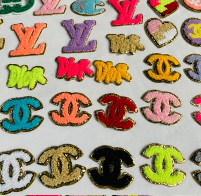 China Cheap price fashion embriodery patch for clothes Chenille patches for hats, clothes and cell phone cases for sale