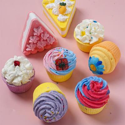 China Apply To Body Free Sample Cupcake Bath Bomb Organic Aromatherapy Relaxation Soak Fizzies Cake Kids Bath Bomb Set for sale