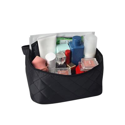 China Fashion Makeup Organizer Pouches Tote Travel Toiletries Bags for sale