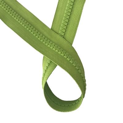 China New Design Viable Green Professional Custom Durable Long Chain Plastic 8# Plastic Zipper For Home Textile for sale